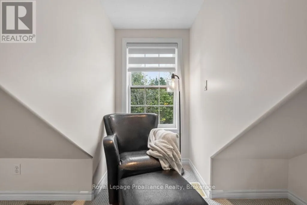 20 GRACEFIELD LANE