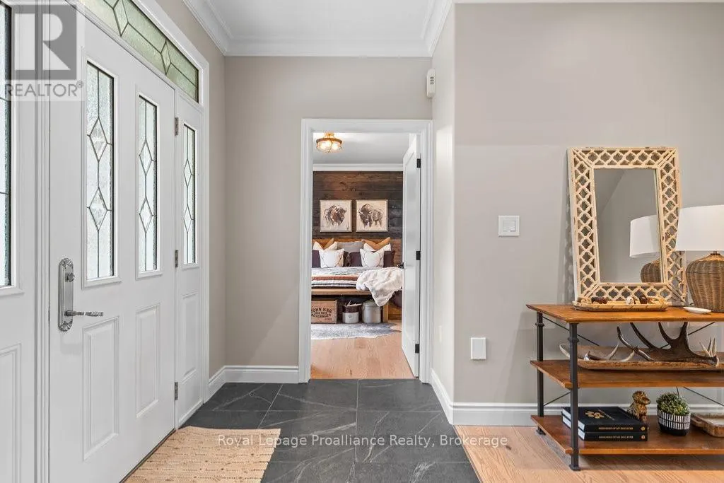 20 GRACEFIELD LANE