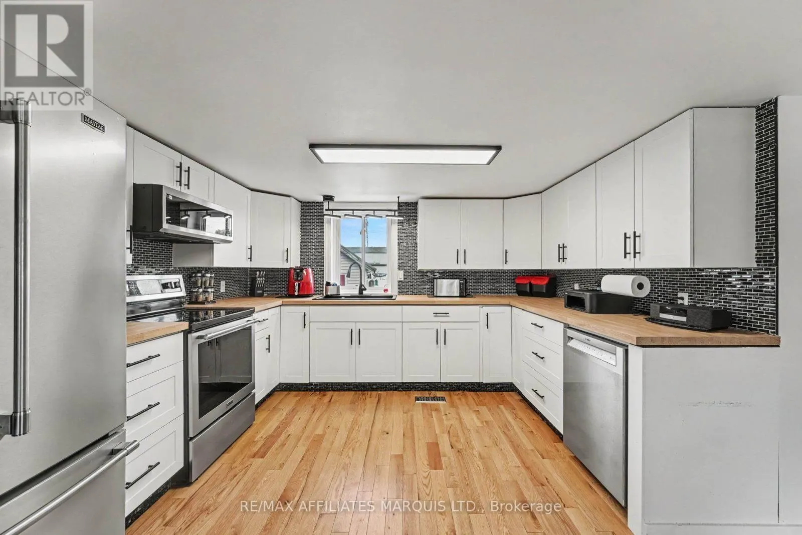 117 SUNNYSIDE AVENUE