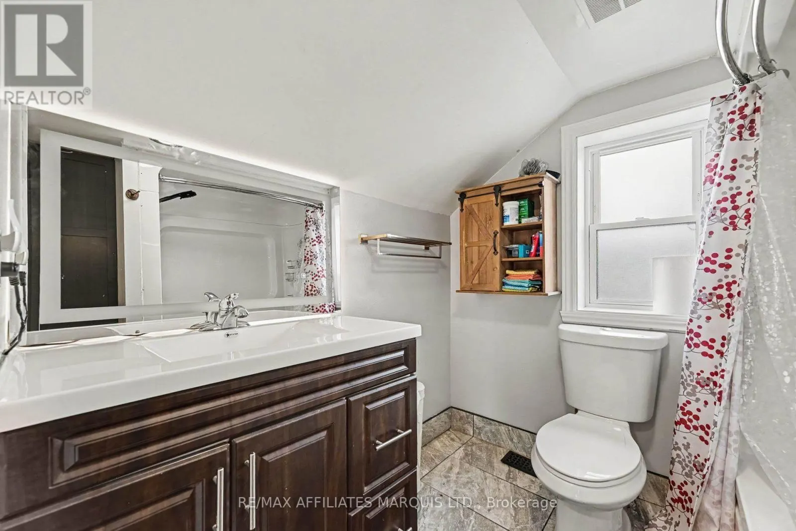 117 SUNNYSIDE AVENUE