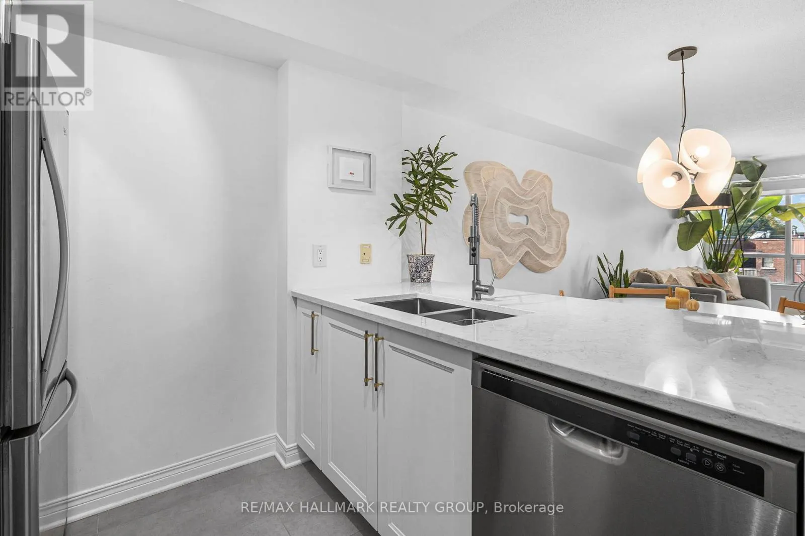511 - 429 SOMERSET STREET W