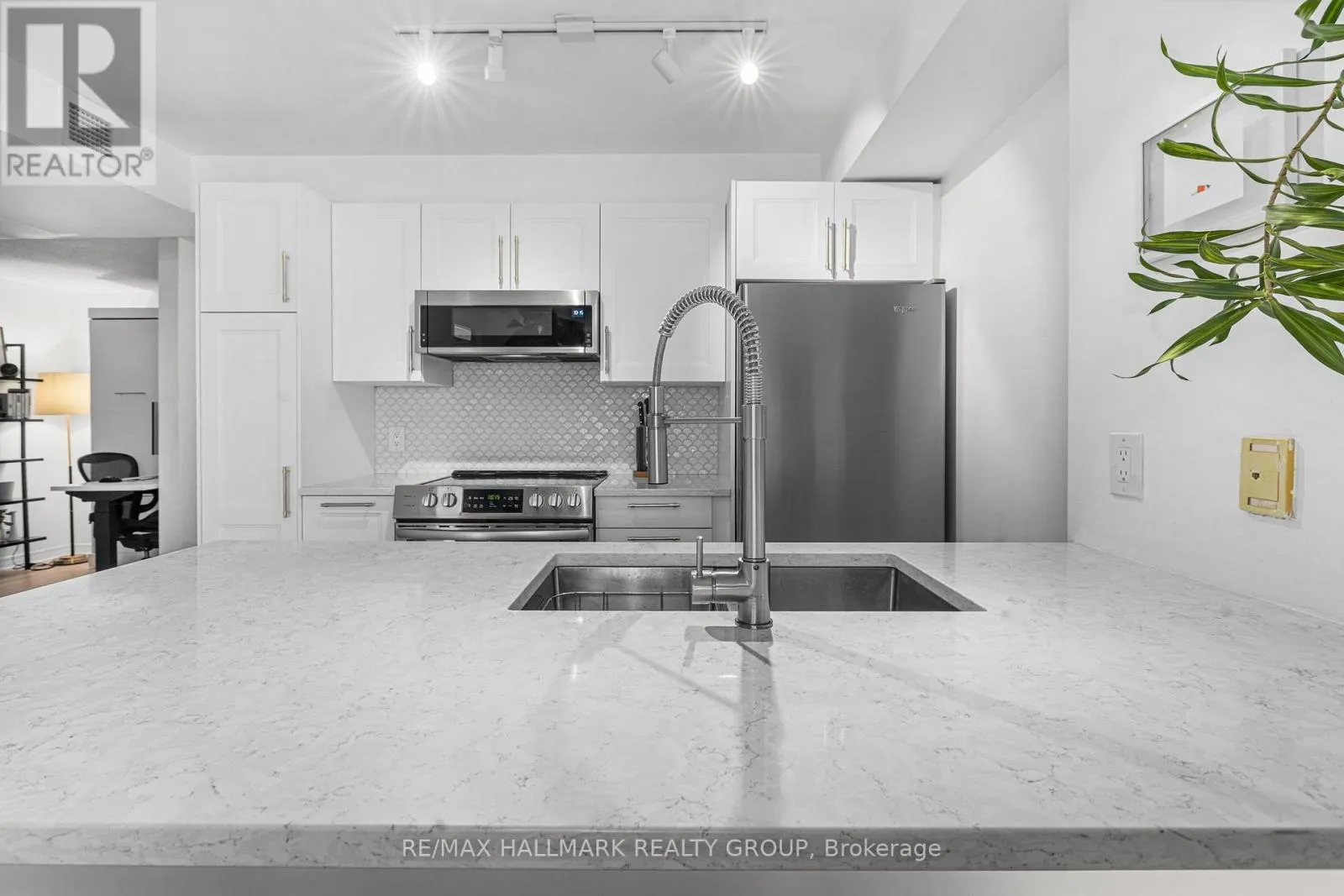 511 - 429 SOMERSET STREET W