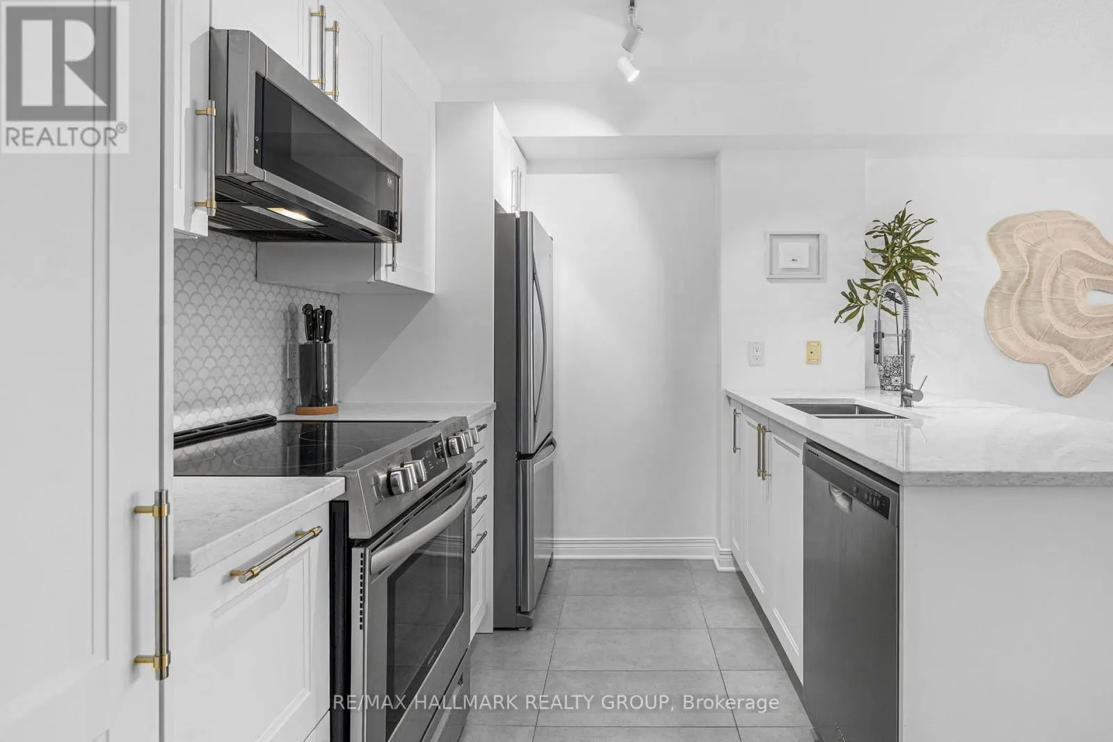 511 - 429 SOMERSET STREET W