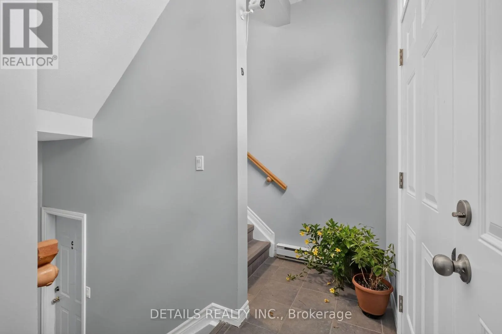 3C - 75 LAPOINTE BOULEVARD