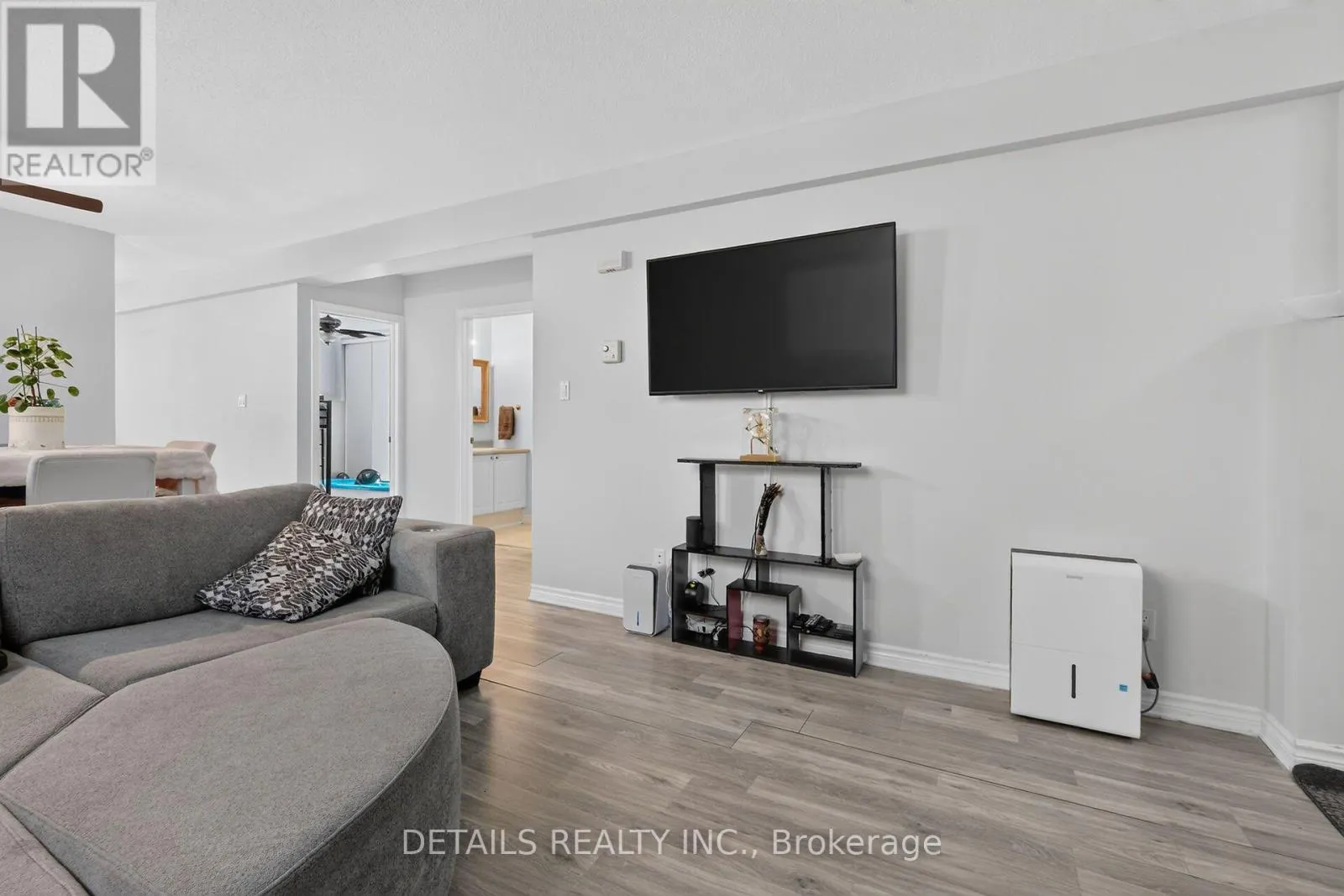 3C - 75 LAPOINTE BOULEVARD