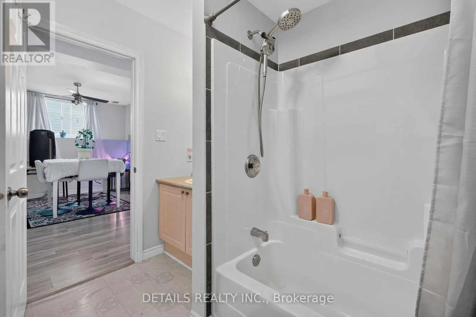 3C - 75 LAPOINTE BOULEVARD