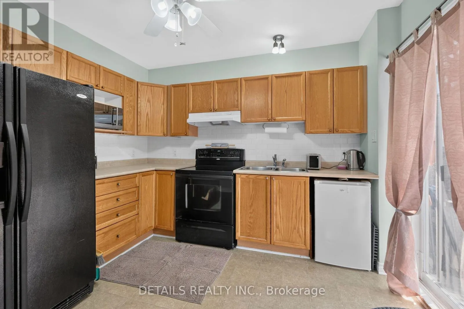 3C - 75 LAPOINTE BOULEVARD
