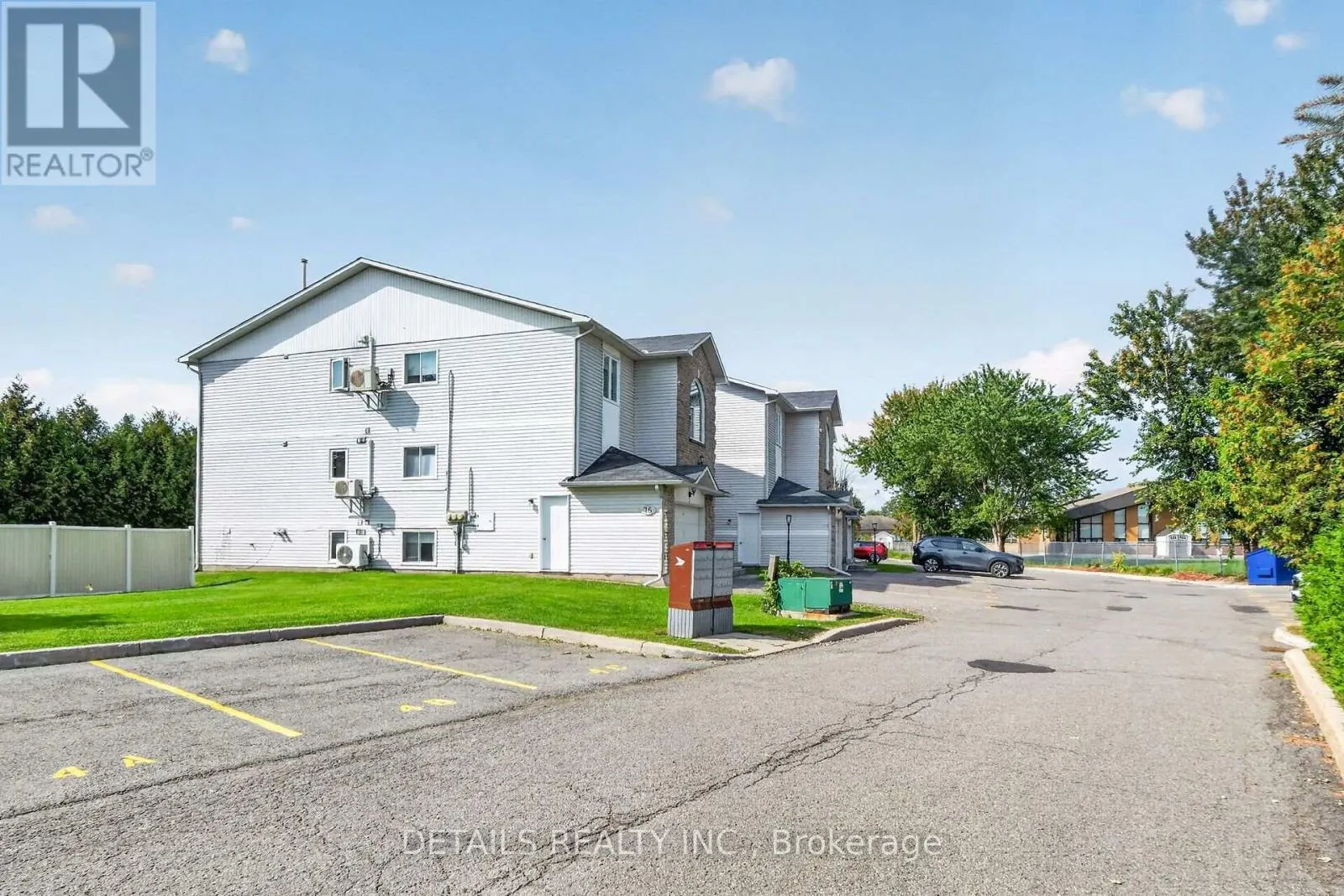 3C - 75 LAPOINTE BOULEVARD