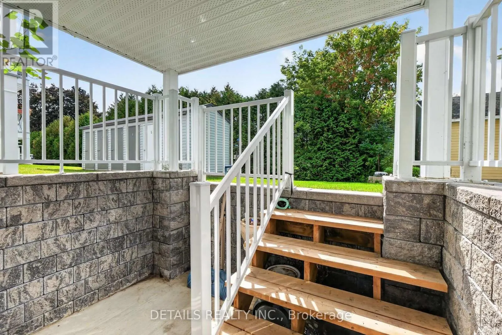 3C - 75 LAPOINTE BOULEVARD