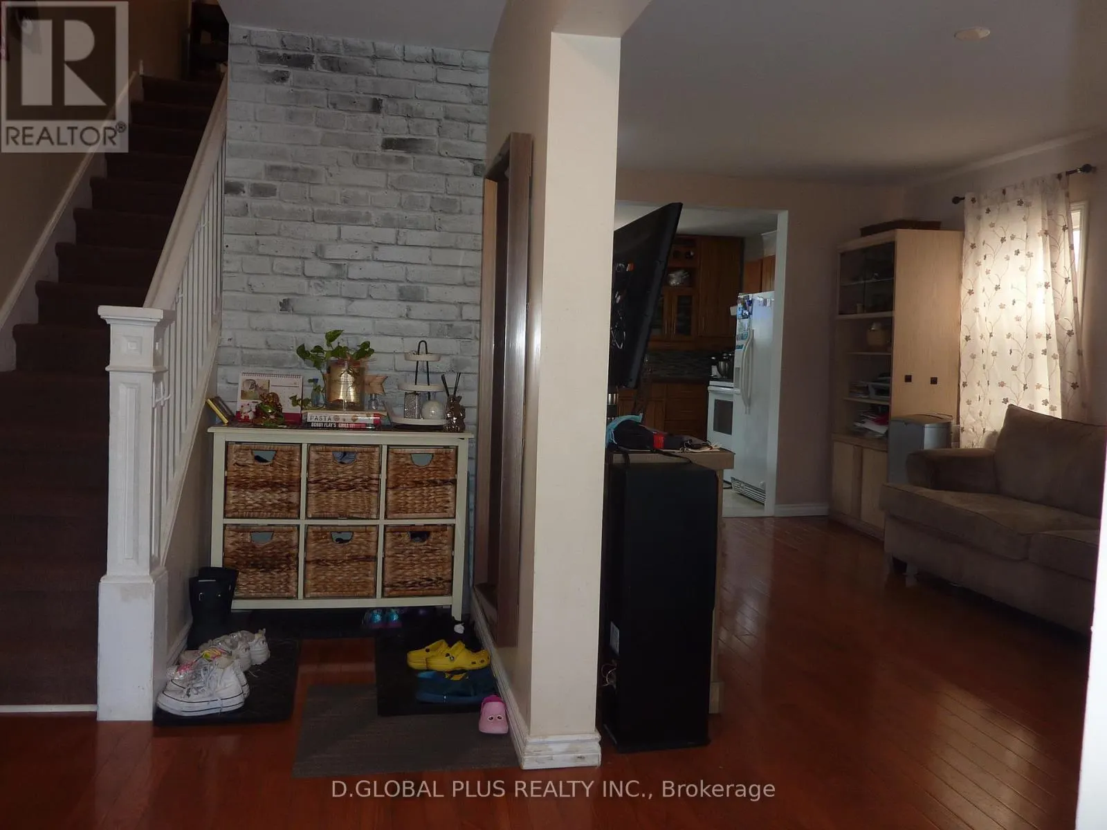 218 GUY STREET