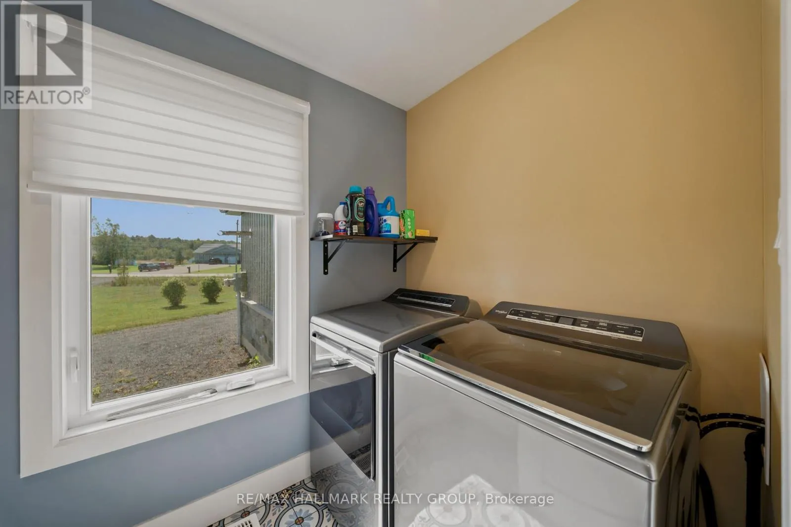 3515 FRONT ROAD E