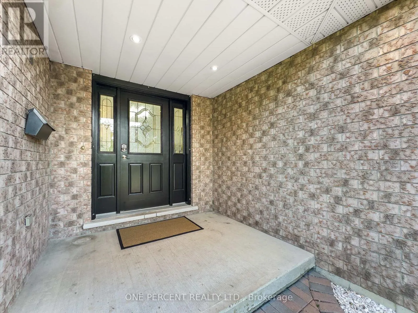 25 HICKORY GROVE