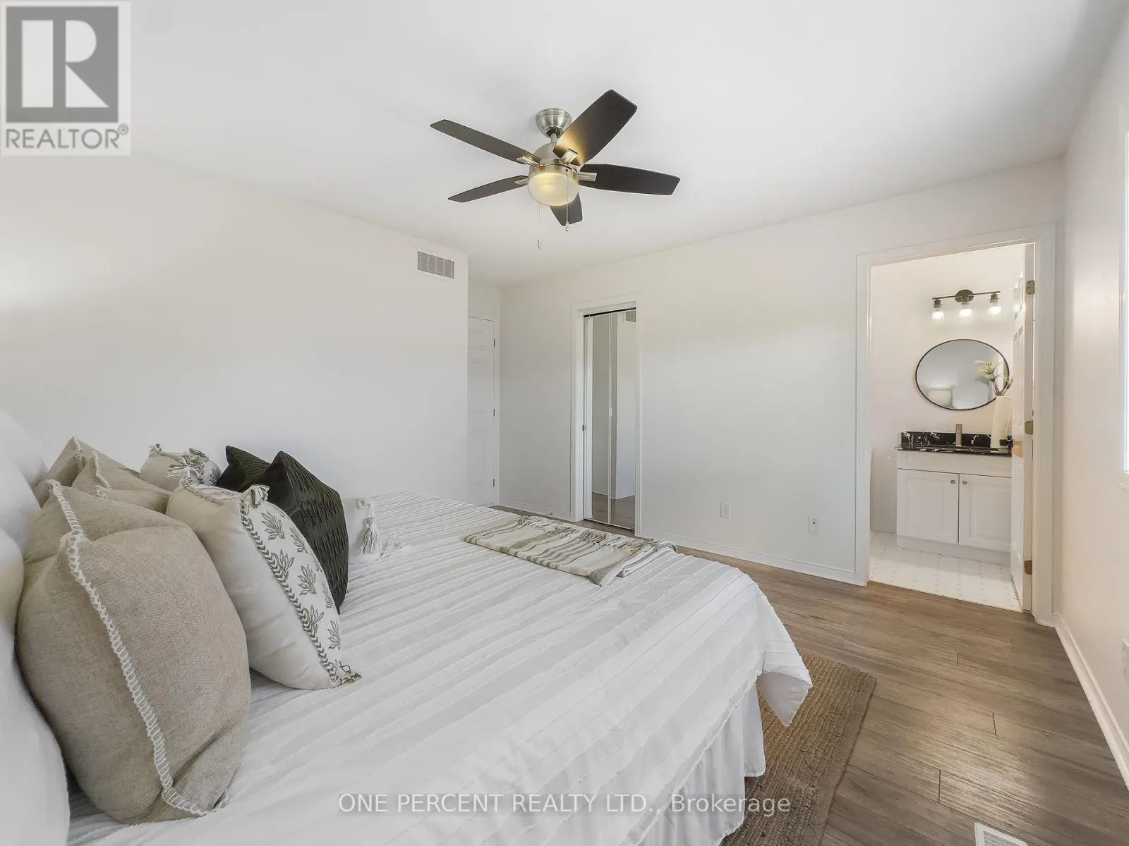 25 HICKORY GROVE