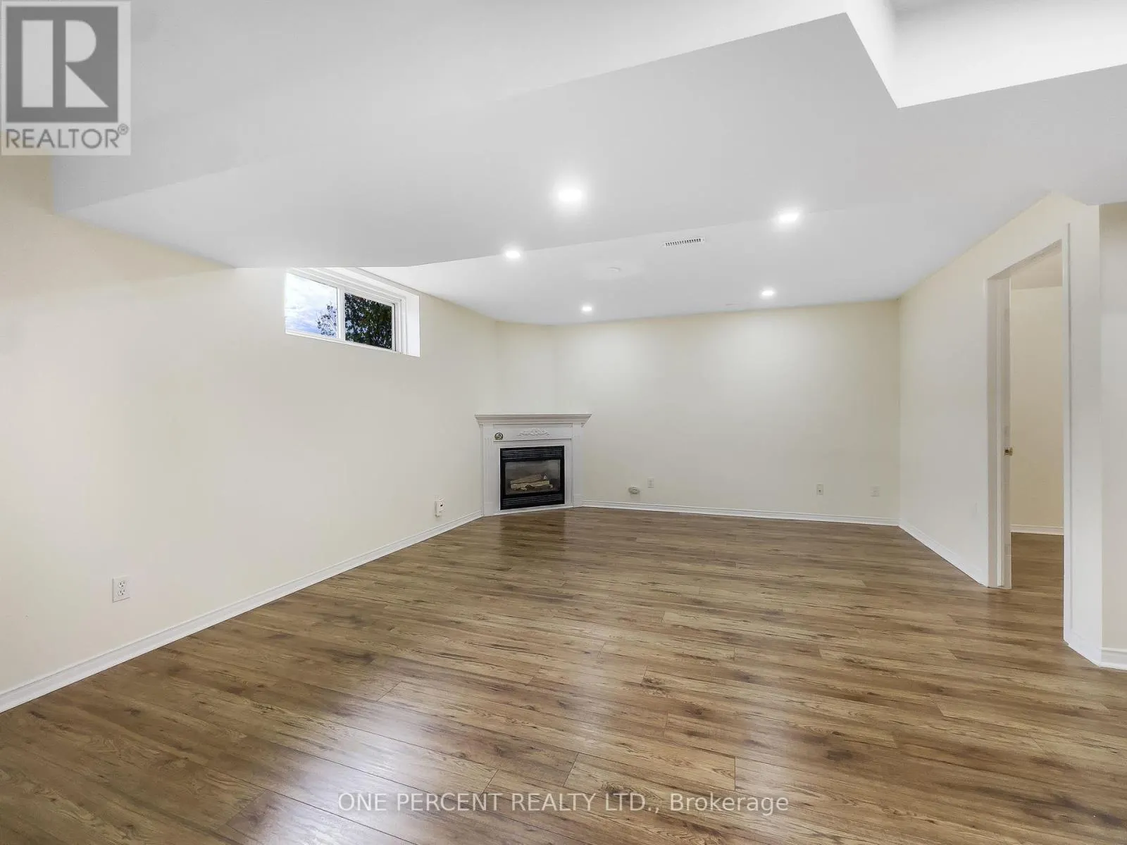 25 HICKORY GROVE