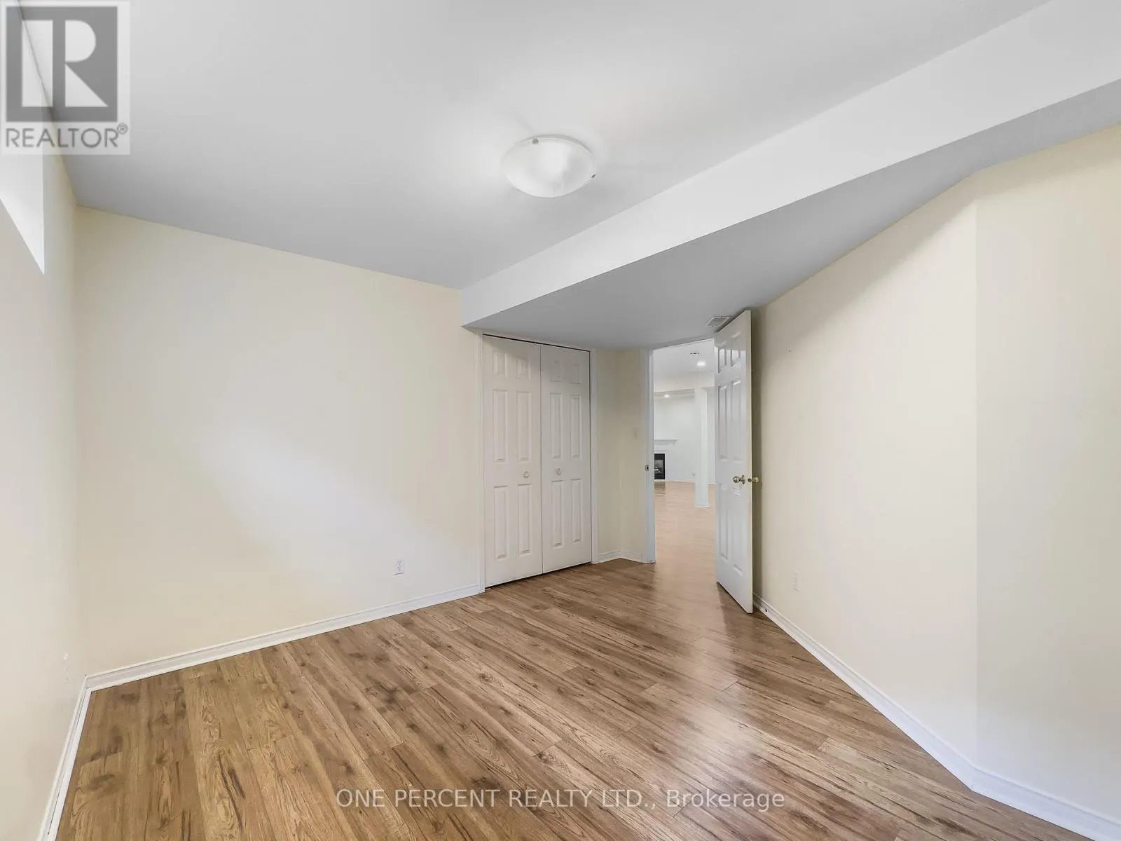 25 HICKORY GROVE