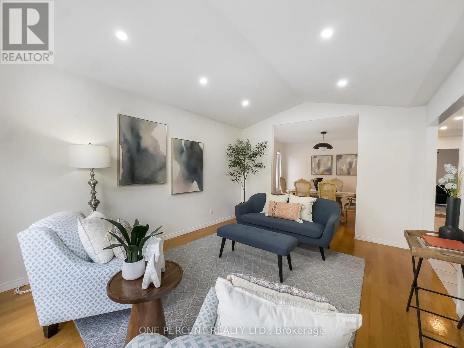 25 HICKORY GROVE
