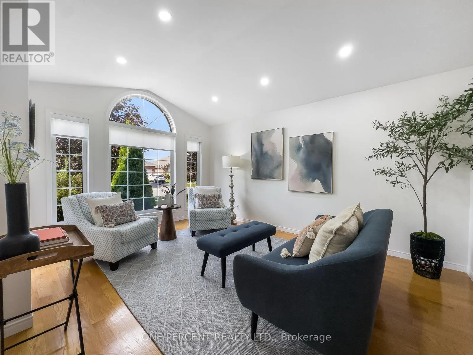 25 HICKORY GROVE