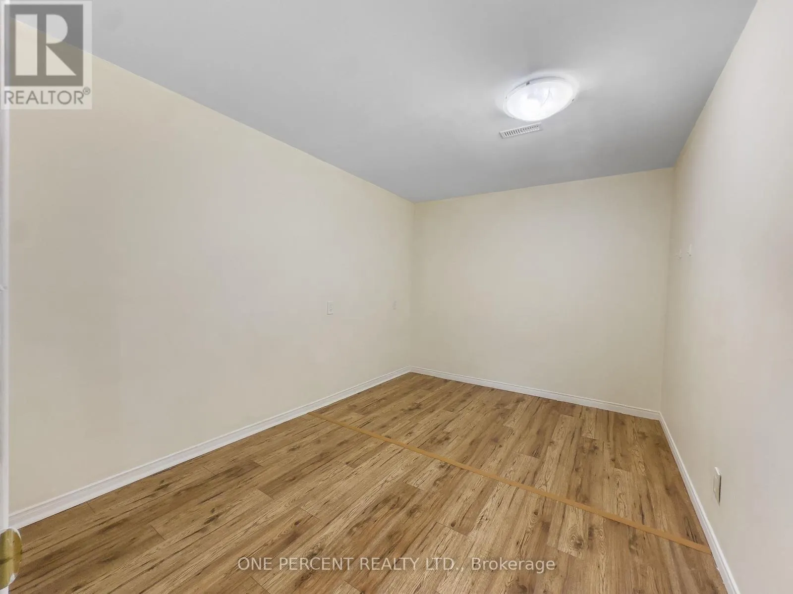25 HICKORY GROVE