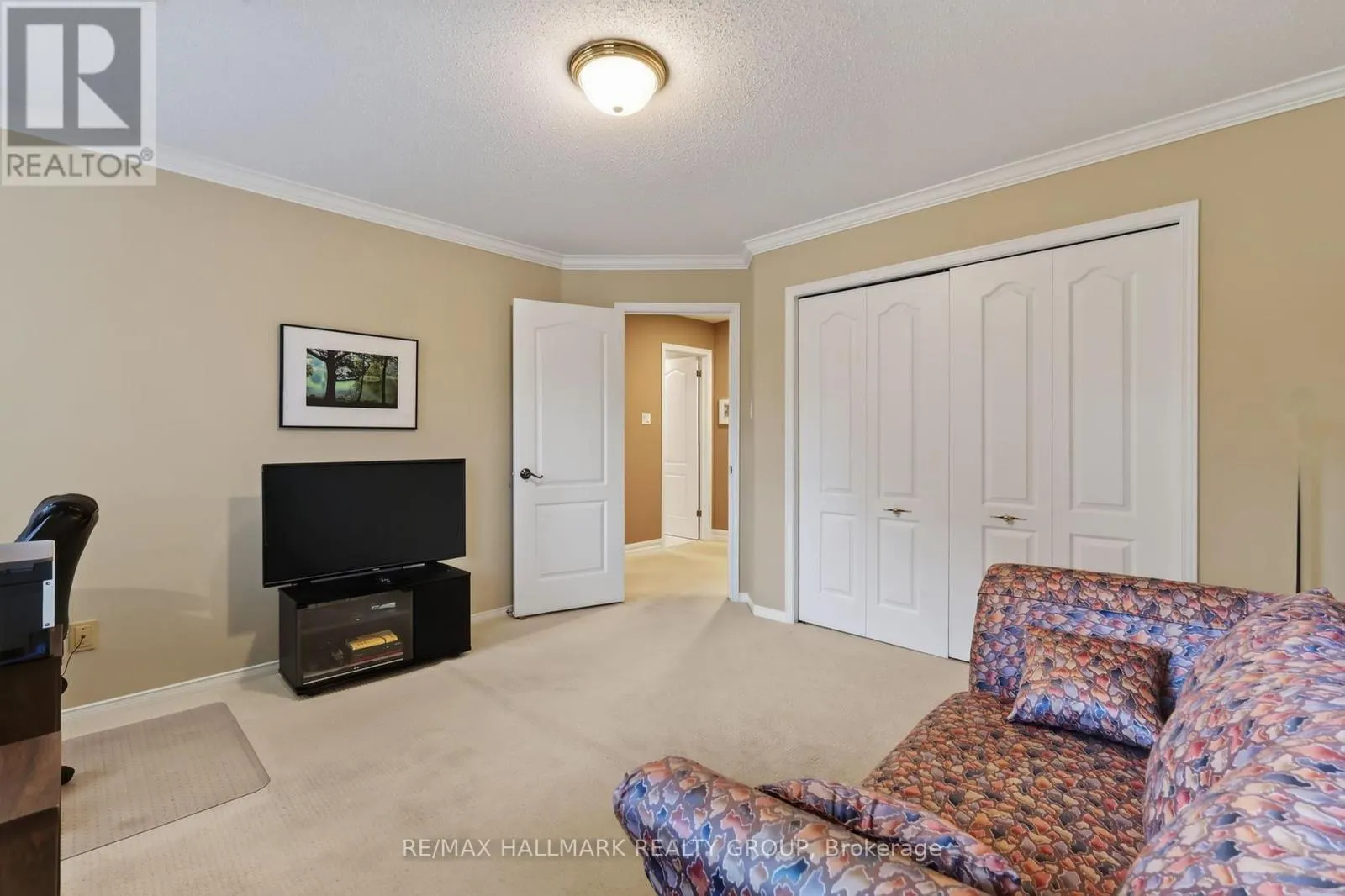 5851 GLADEWOODS PLACE
