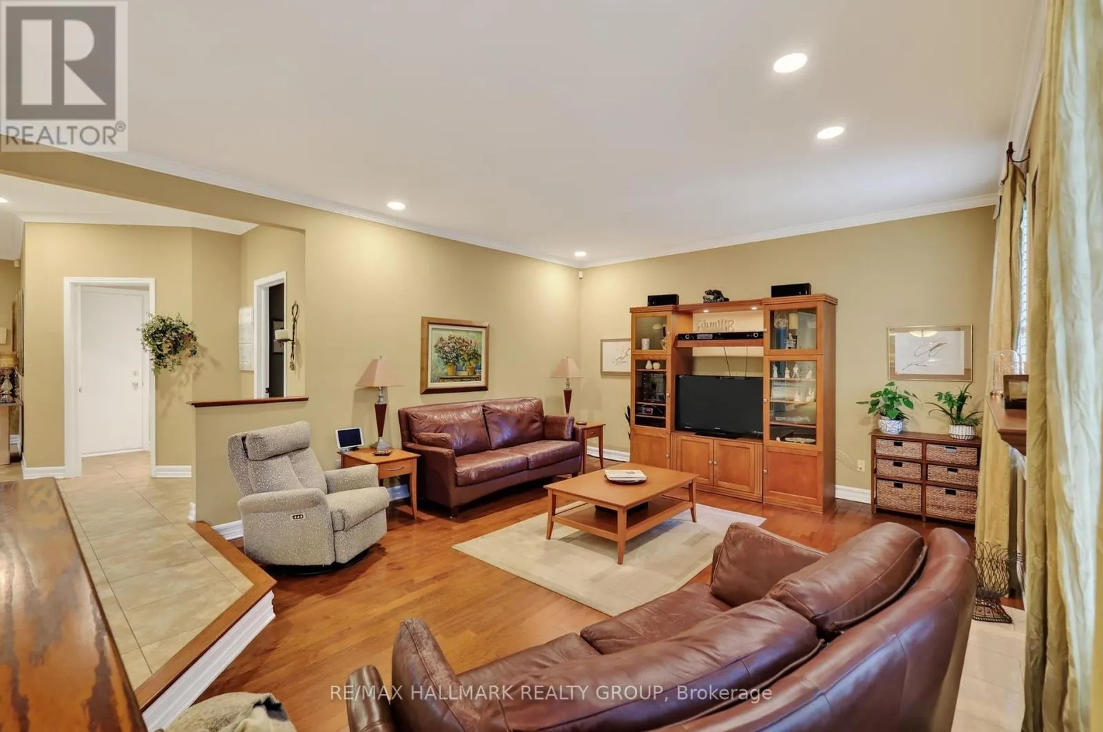 5851 GLADEWOODS PLACE