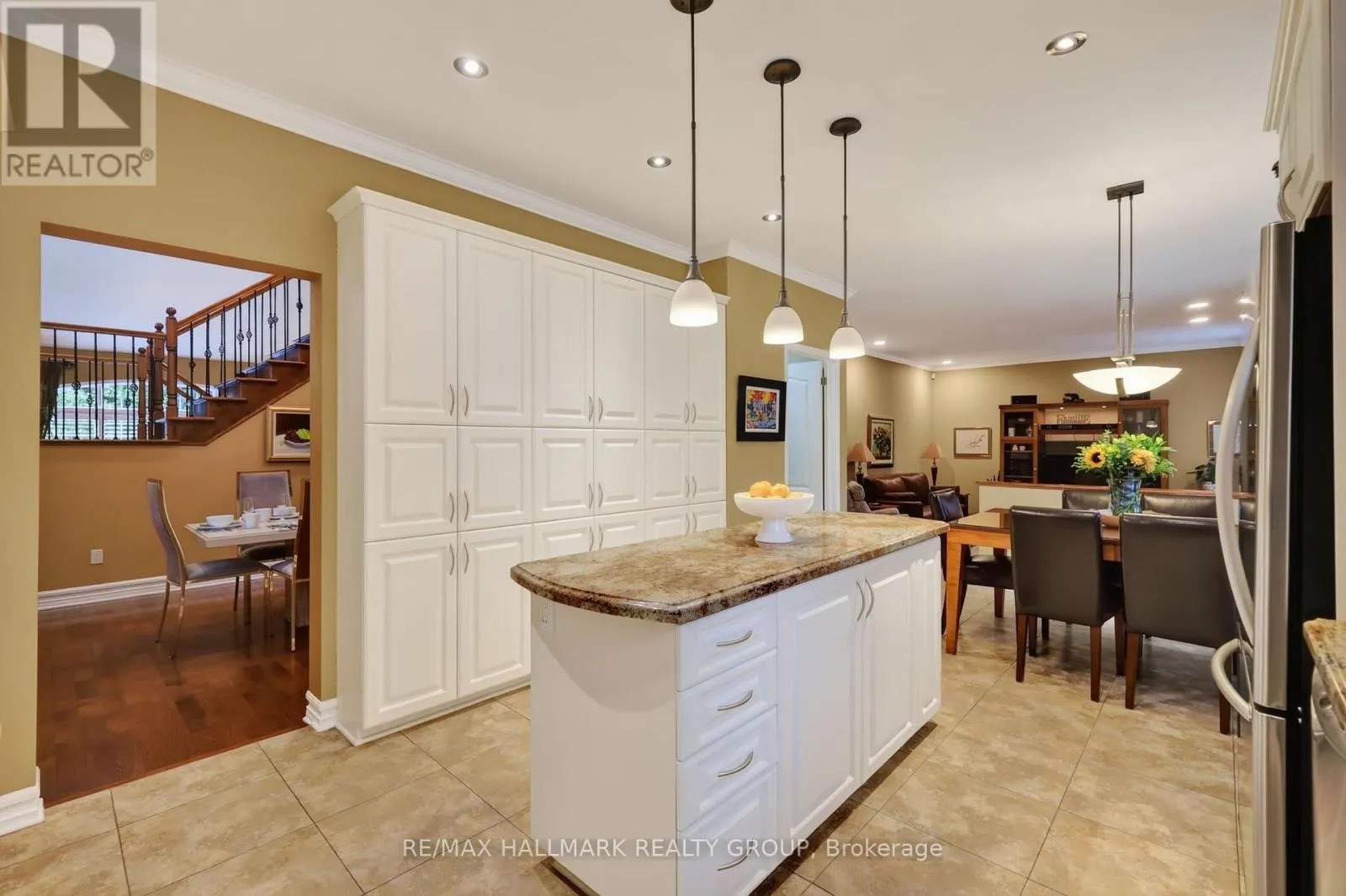 5851 GLADEWOODS PLACE
