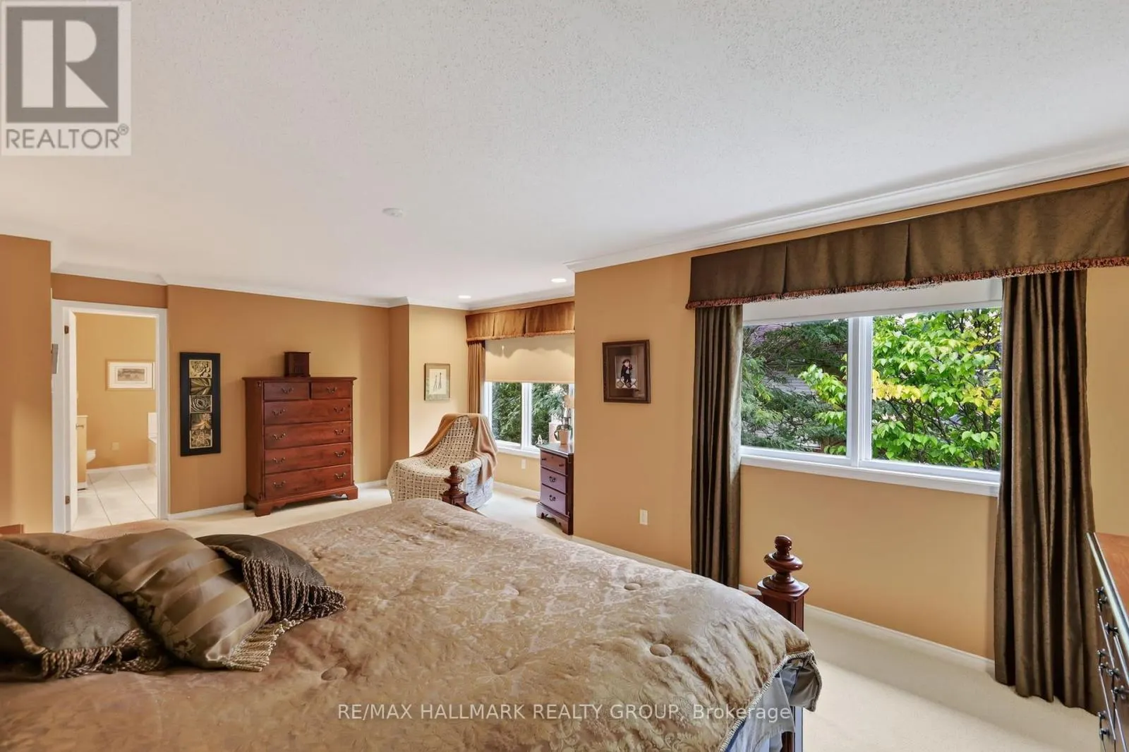 5851 GLADEWOODS PLACE