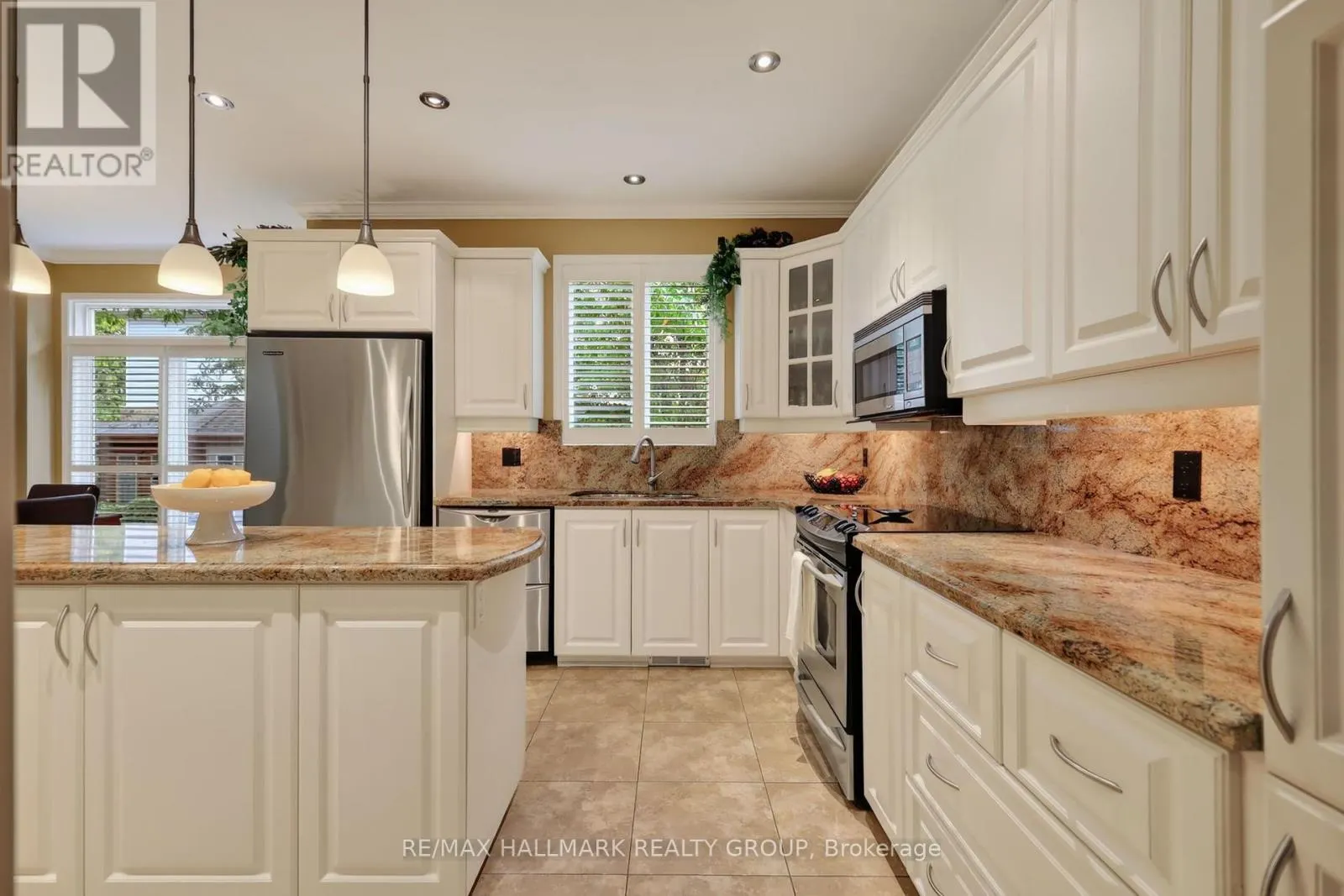 5851 GLADEWOODS PLACE