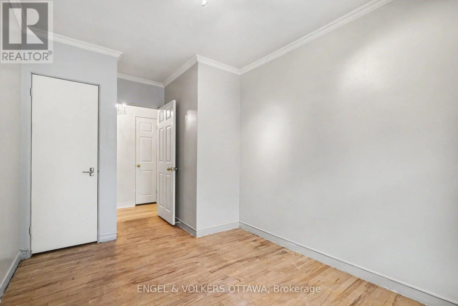 325 SUMMIT AVENUE