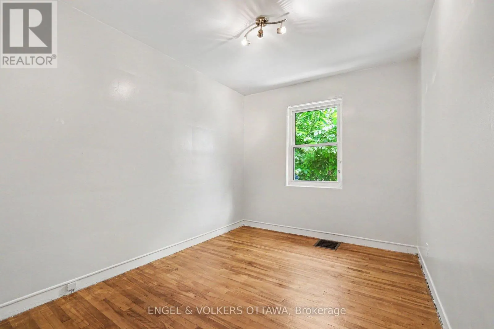 325 SUMMIT AVENUE