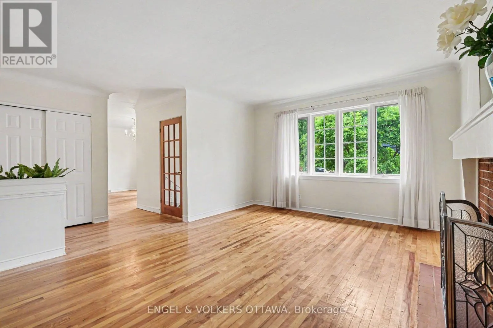 325 SUMMIT AVENUE