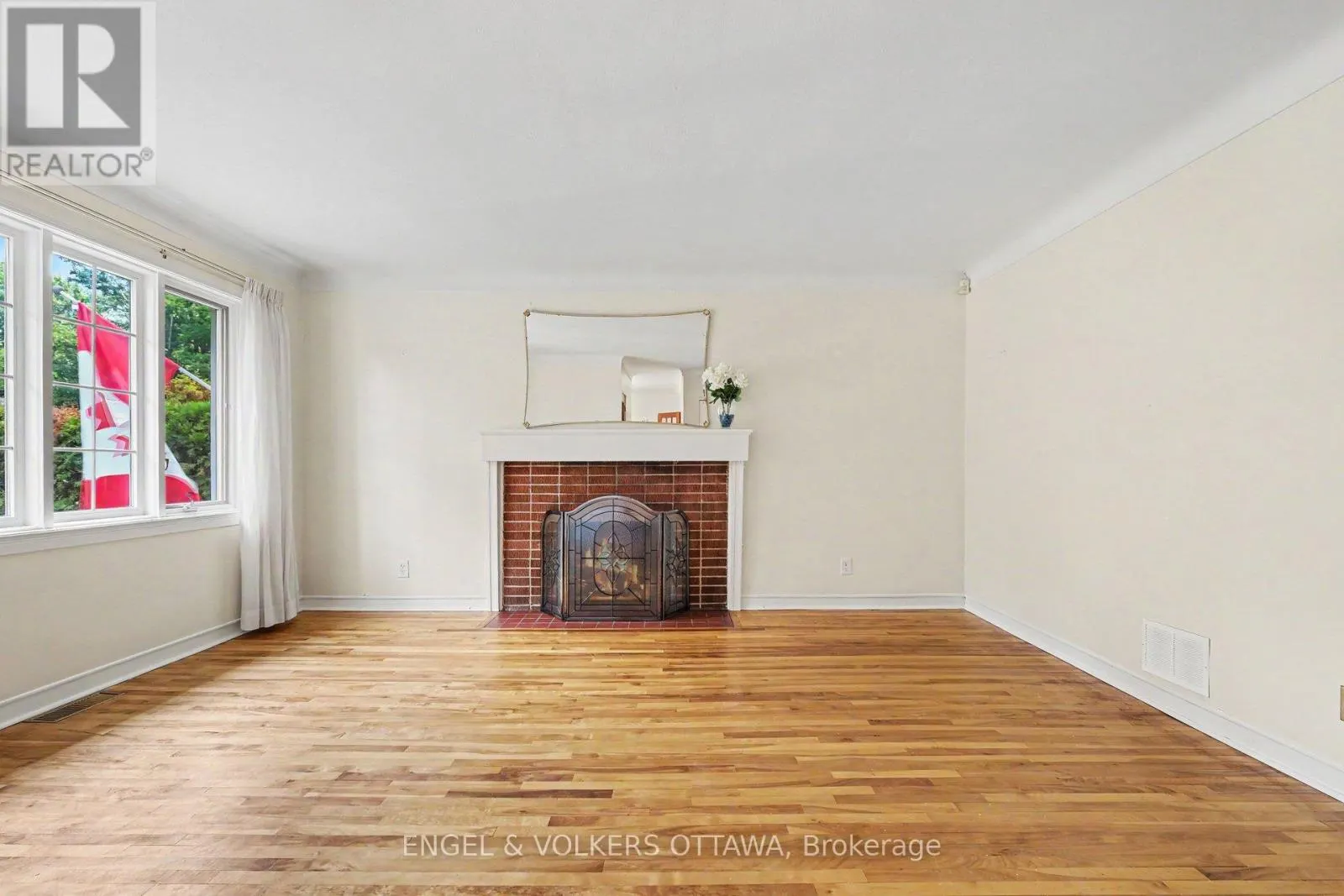 325 SUMMIT AVENUE
