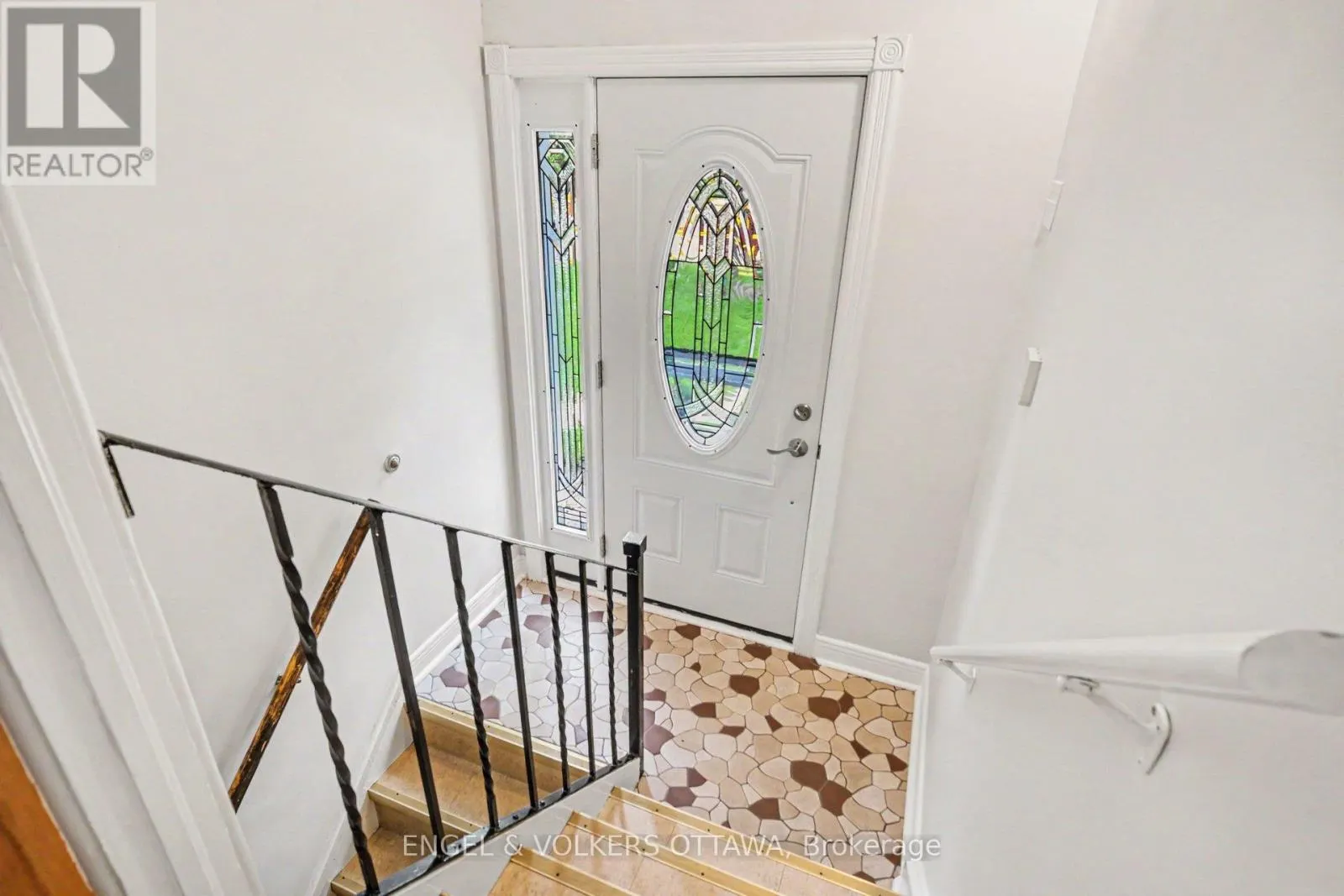 325 SUMMIT AVENUE