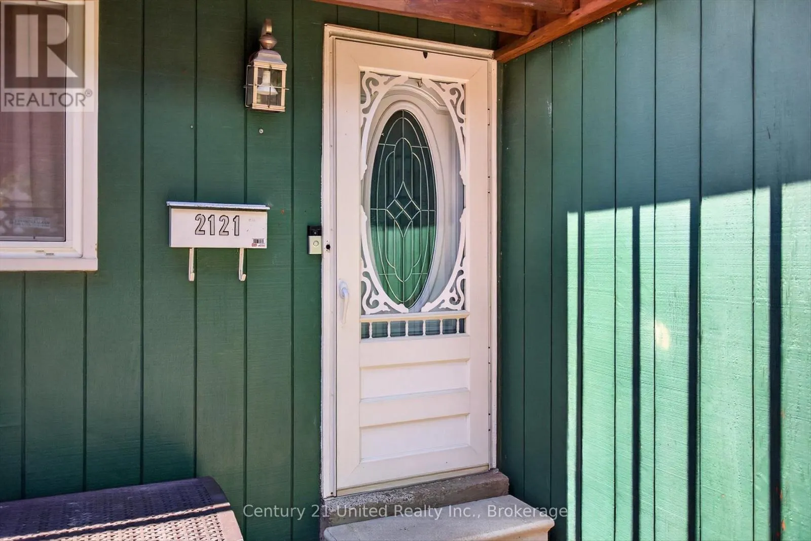 2121 MEADOWVIEW ROAD