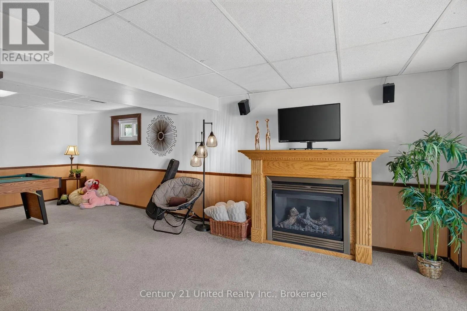 2121 MEADOWVIEW ROAD