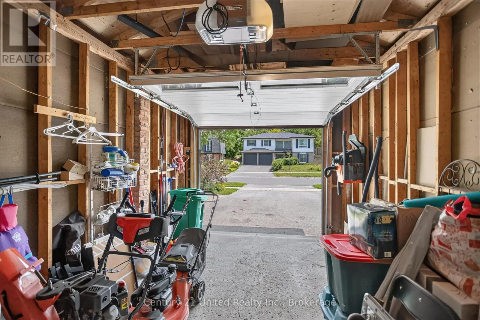 2121 MEADOWVIEW ROAD
