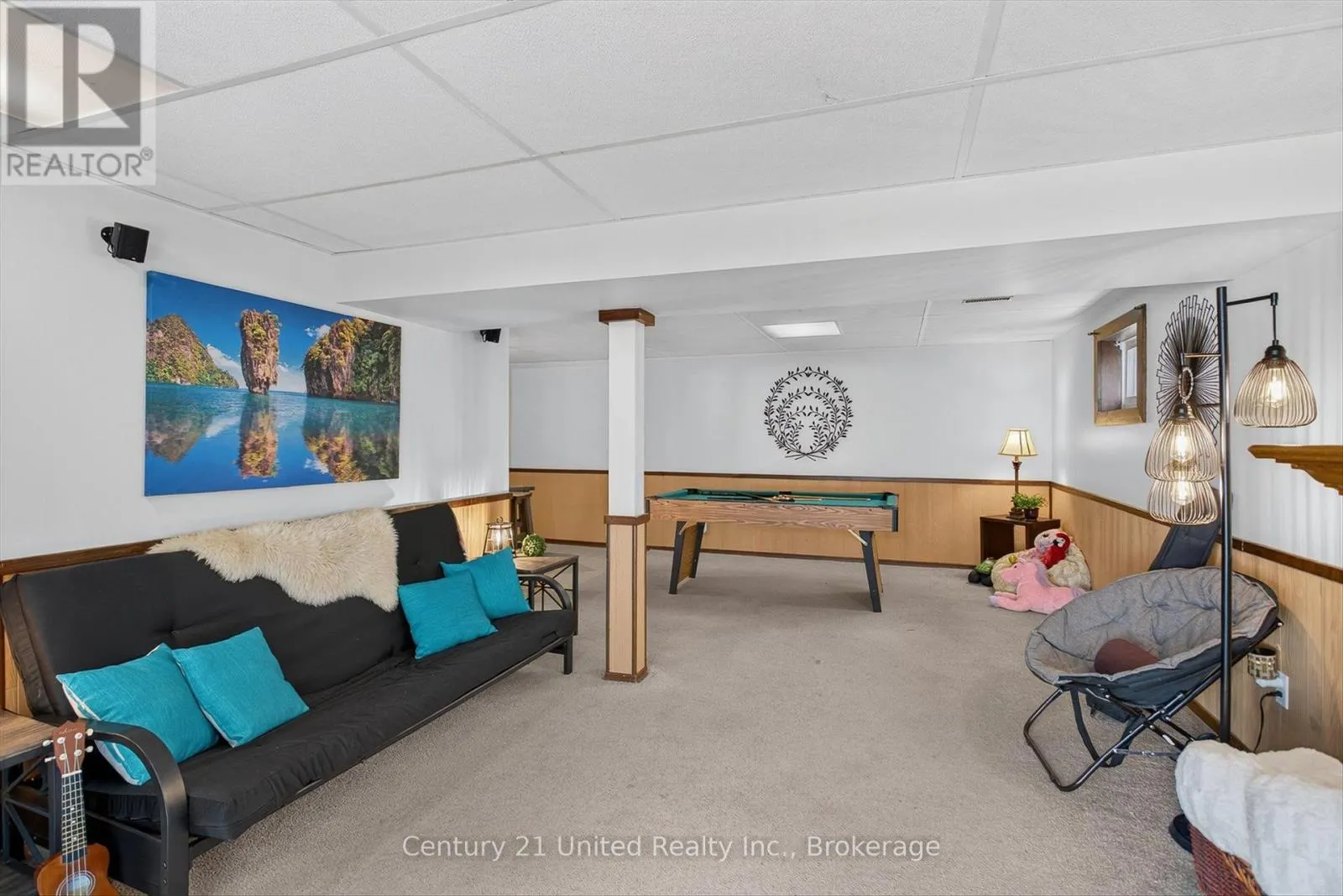 2121 MEADOWVIEW ROAD