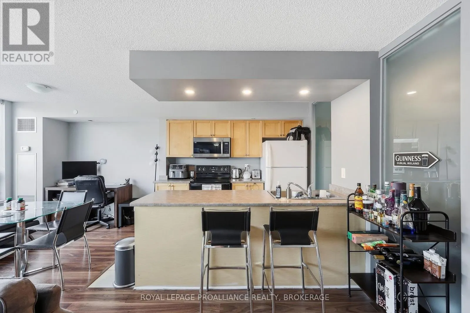 501 - 121 QUEEN STREET #501