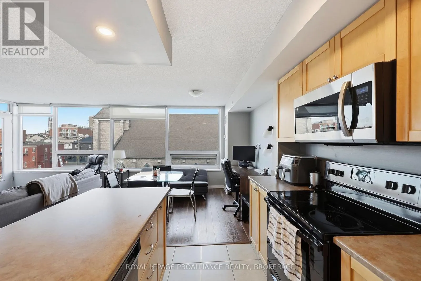 501 - 121 QUEEN STREET #501