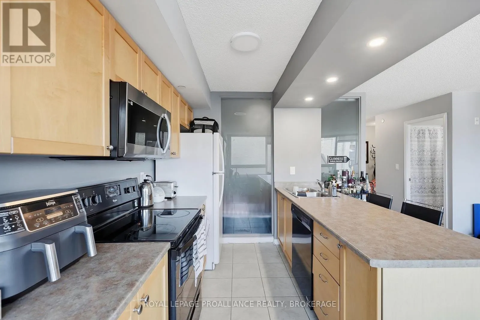501 - 121 QUEEN STREET #501