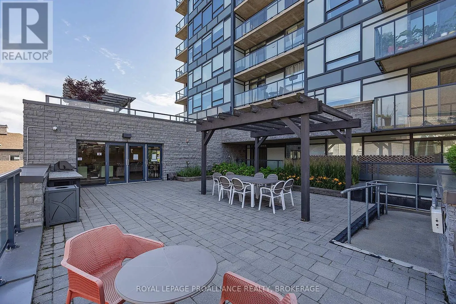 501 - 121 QUEEN STREET #501