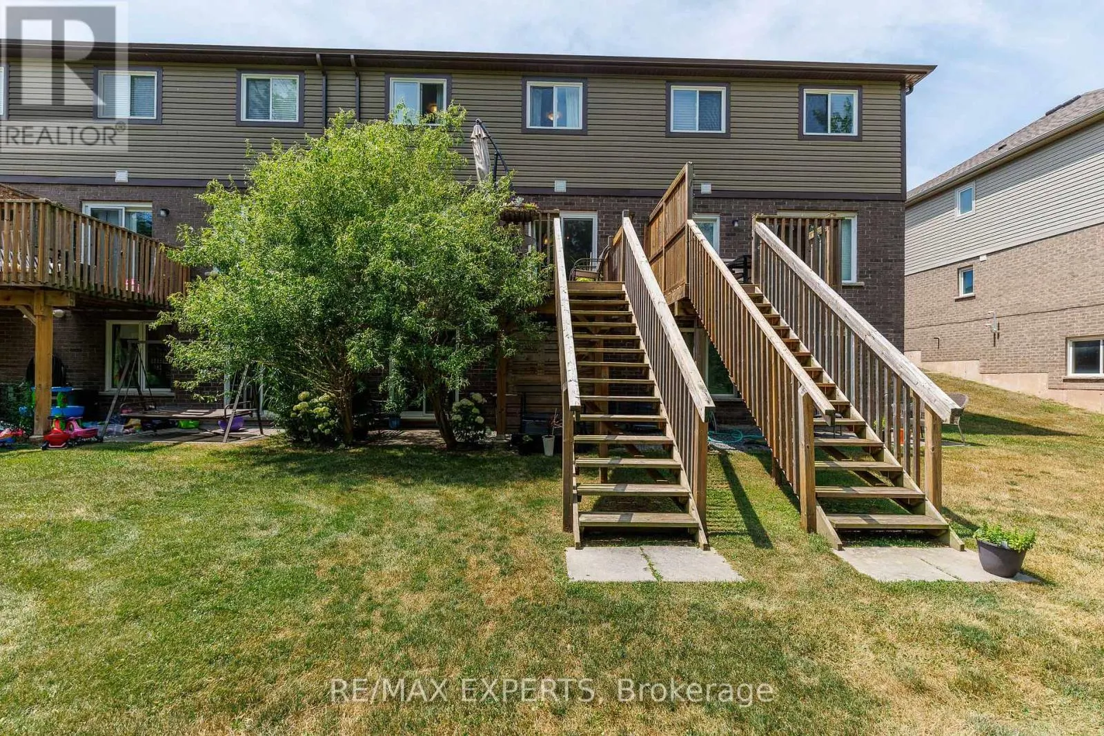 7 - 340 PROSPECT POINT ROAD