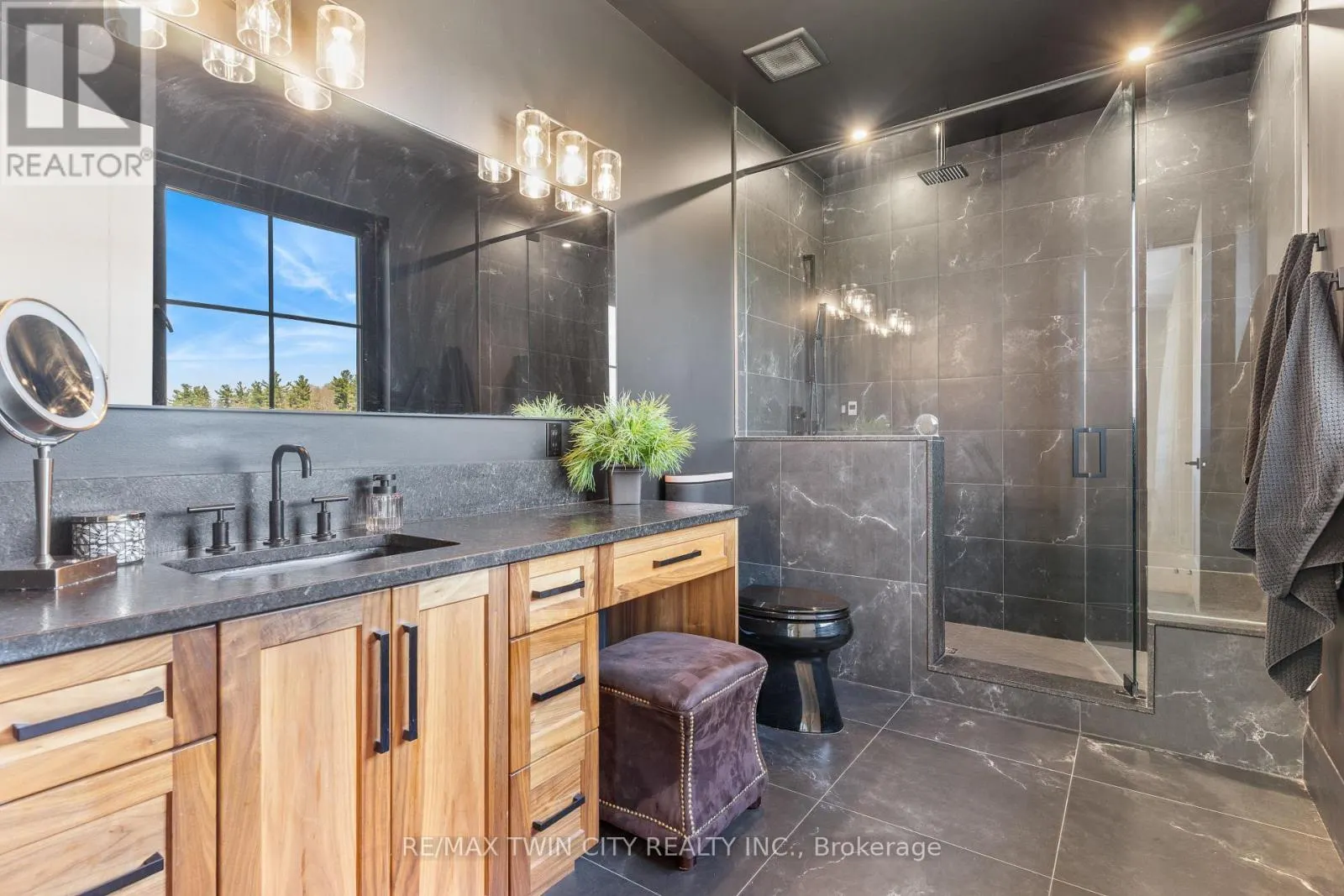 742 COUNTRY SQUIRE ROAD