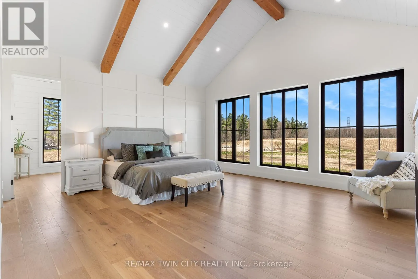 742 COUNTRY SQUIRE ROAD