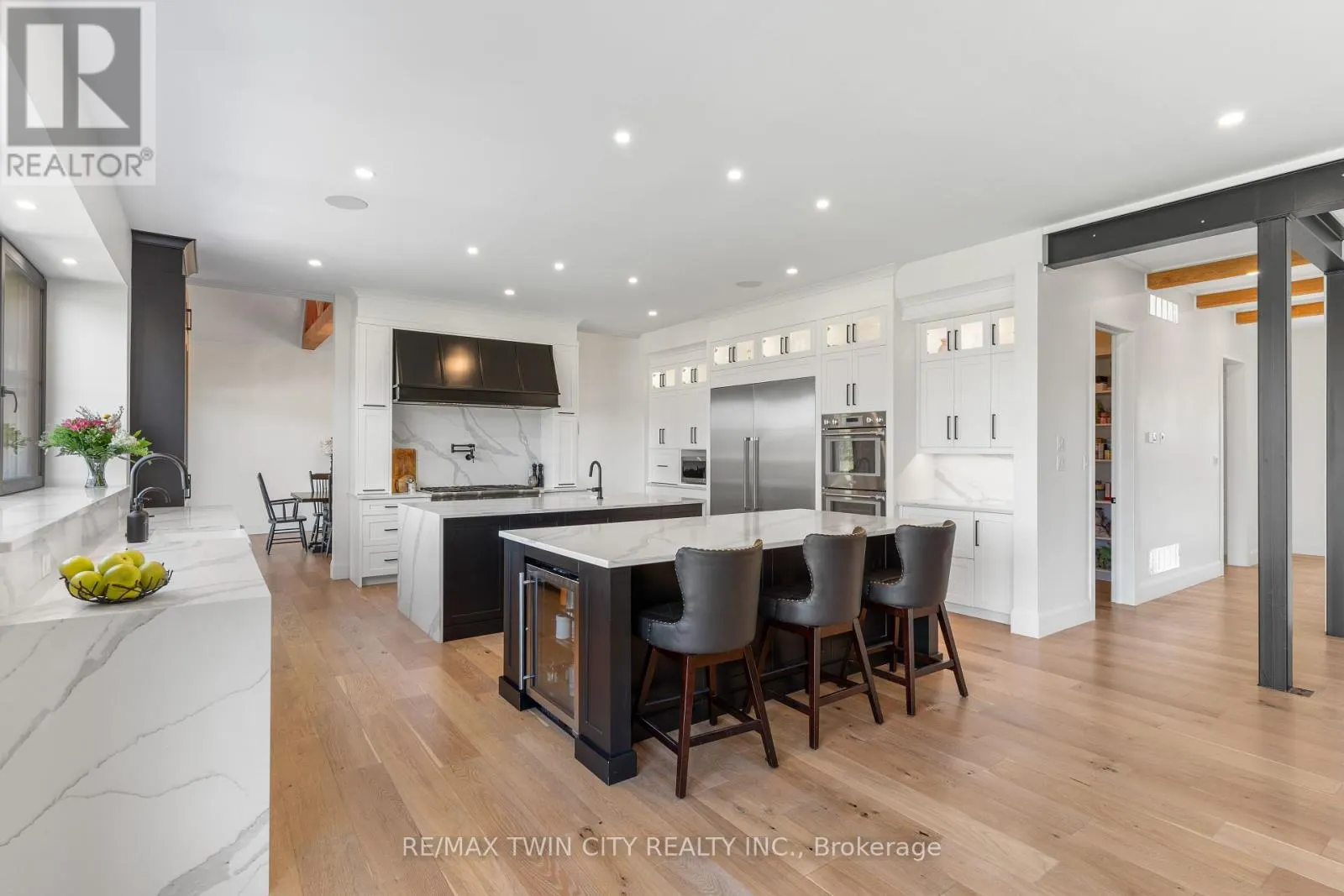 742 COUNTRY SQUIRE ROAD