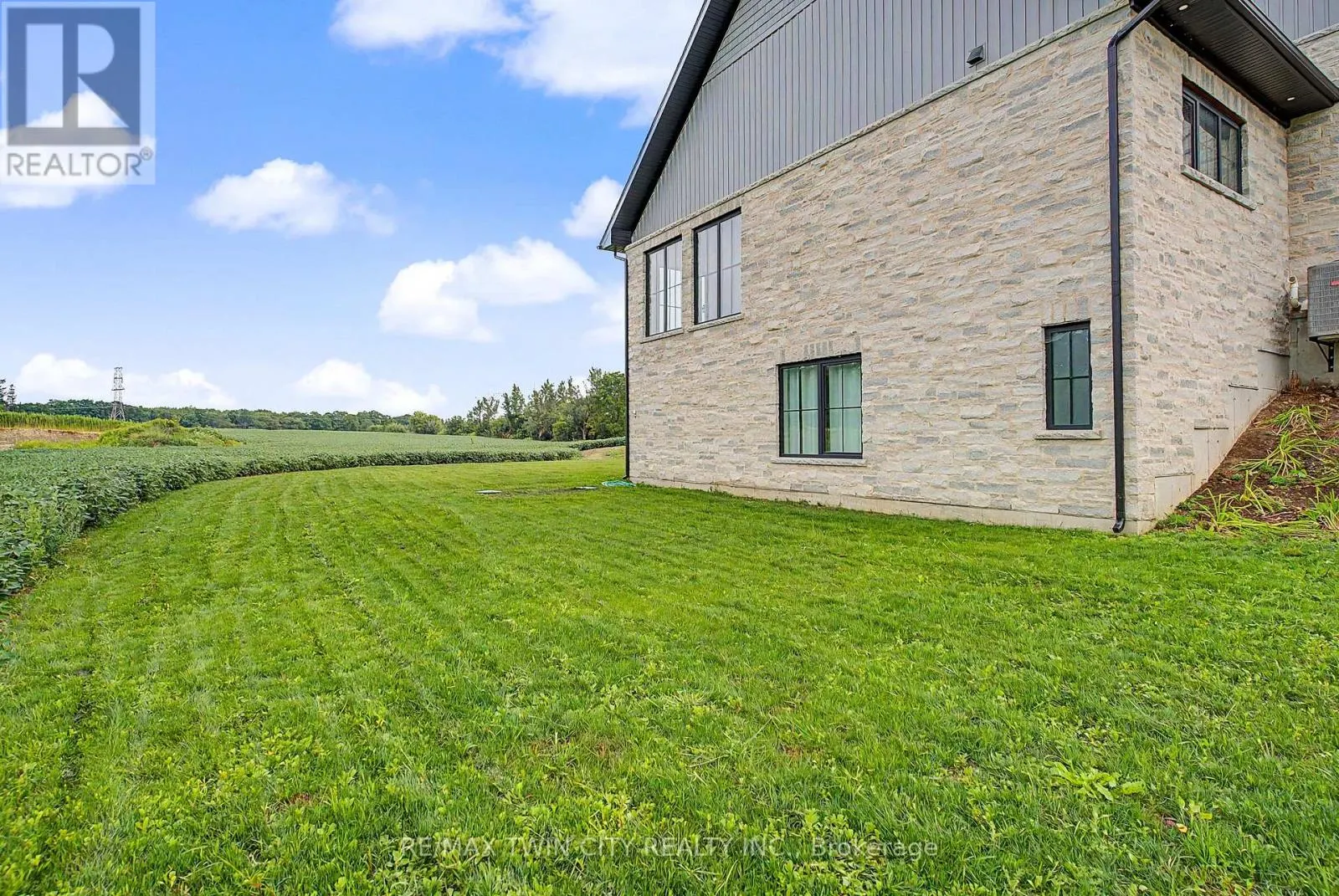 742 COUNTRY SQUIRE ROAD