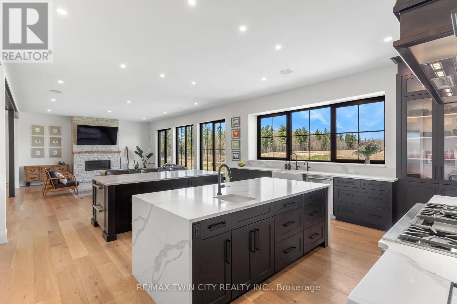 742 COUNTRY SQUIRE ROAD
