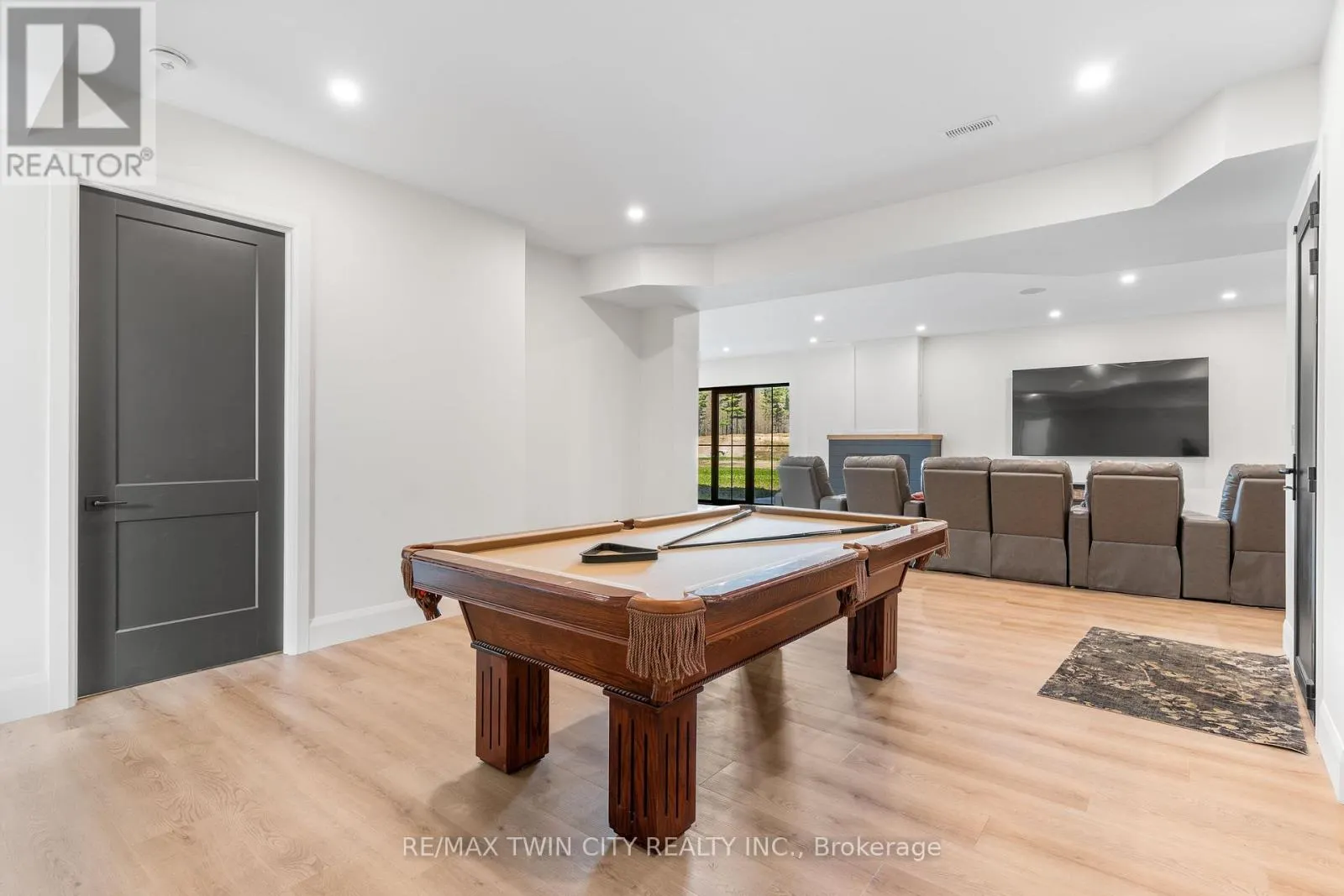 742 COUNTRY SQUIRE ROAD