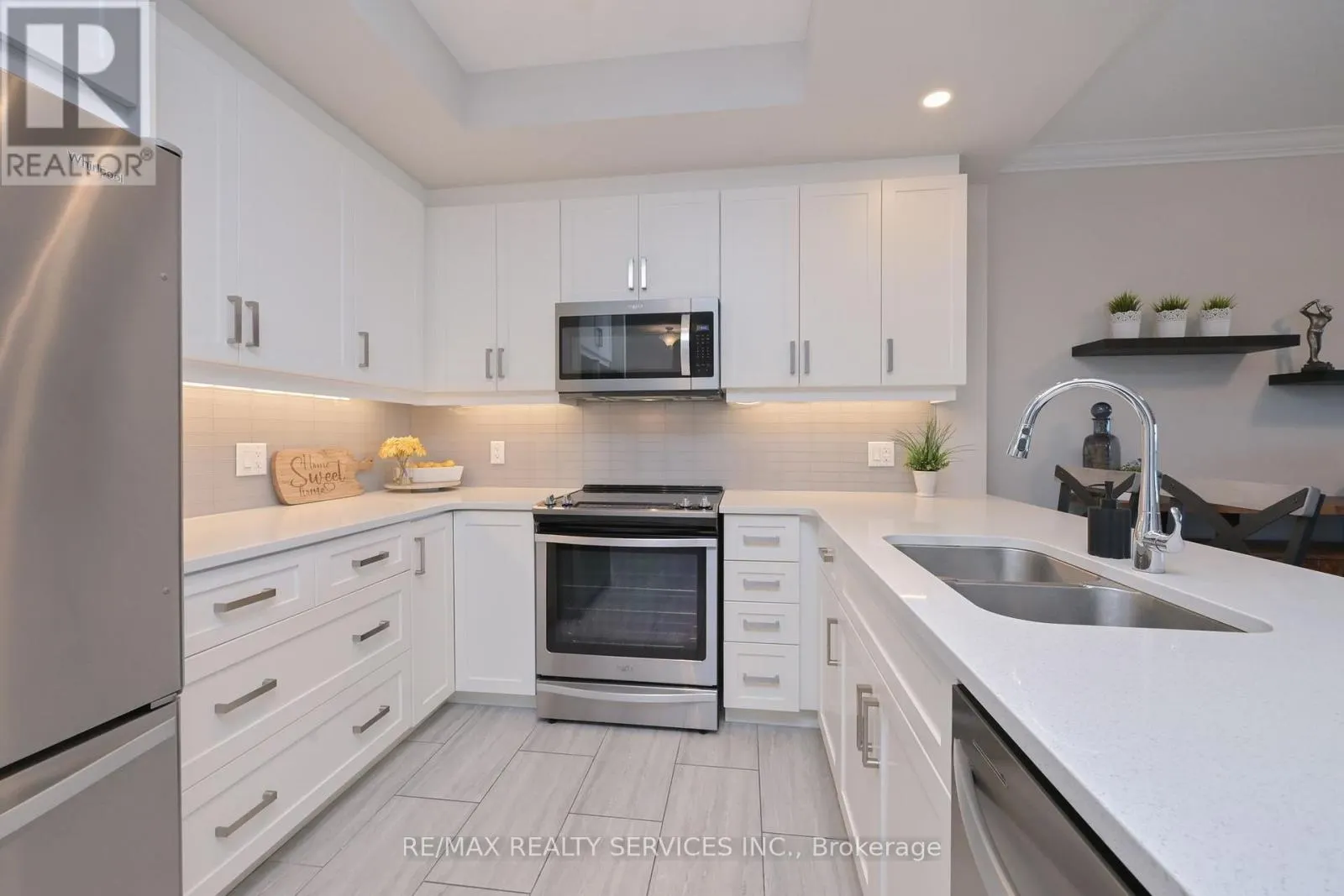 809 - 1878 GORDON STREET