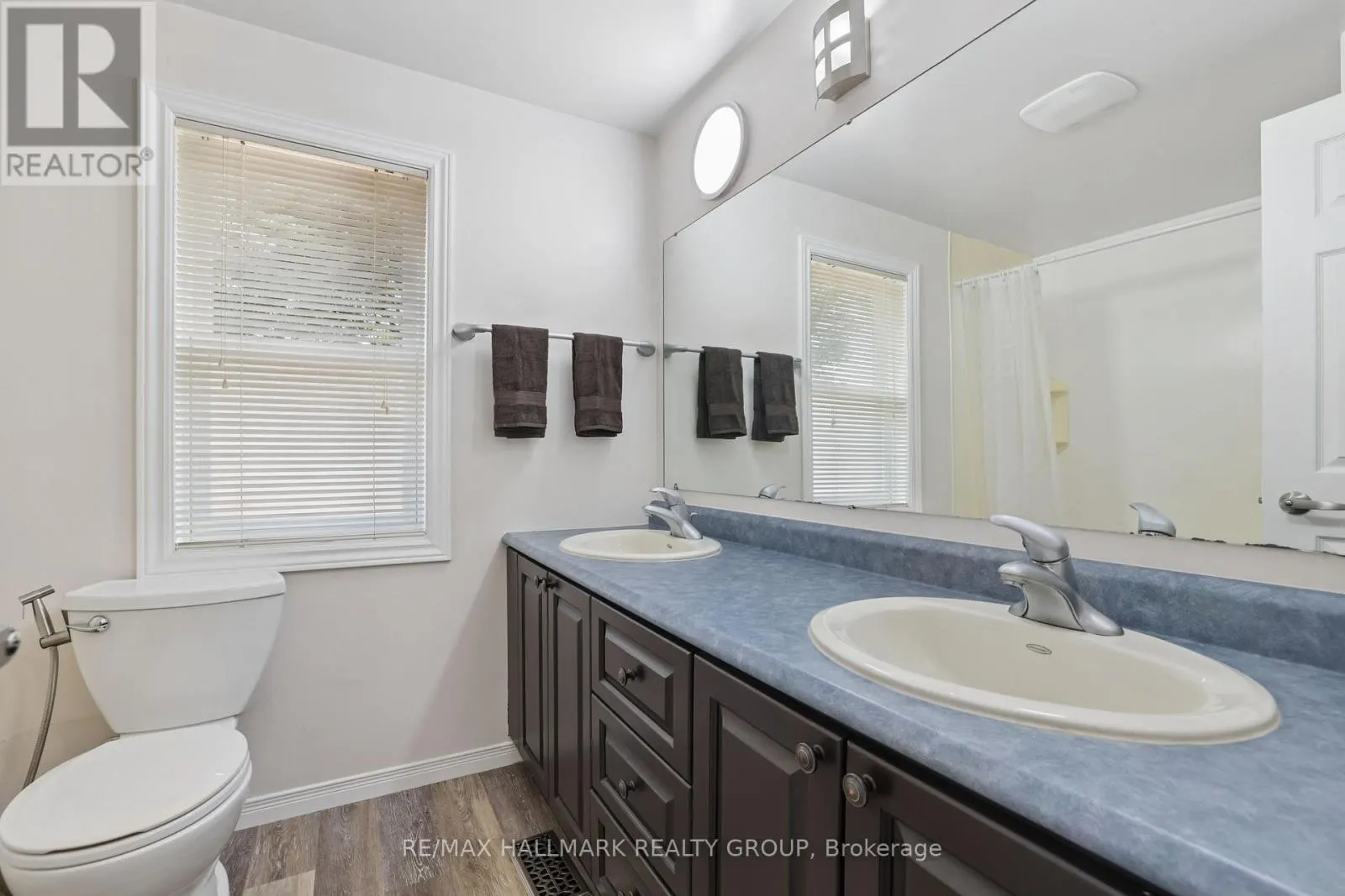 27 BRANDO CRESCENT