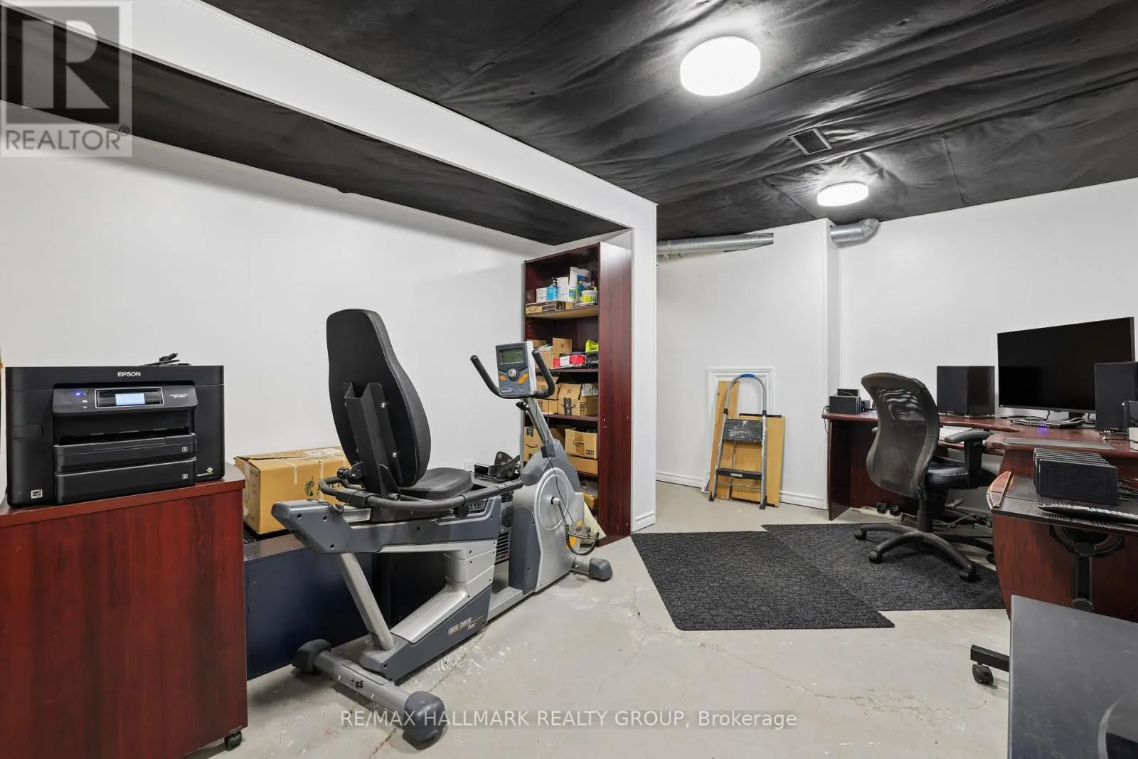 27 BRANDO CRESCENT